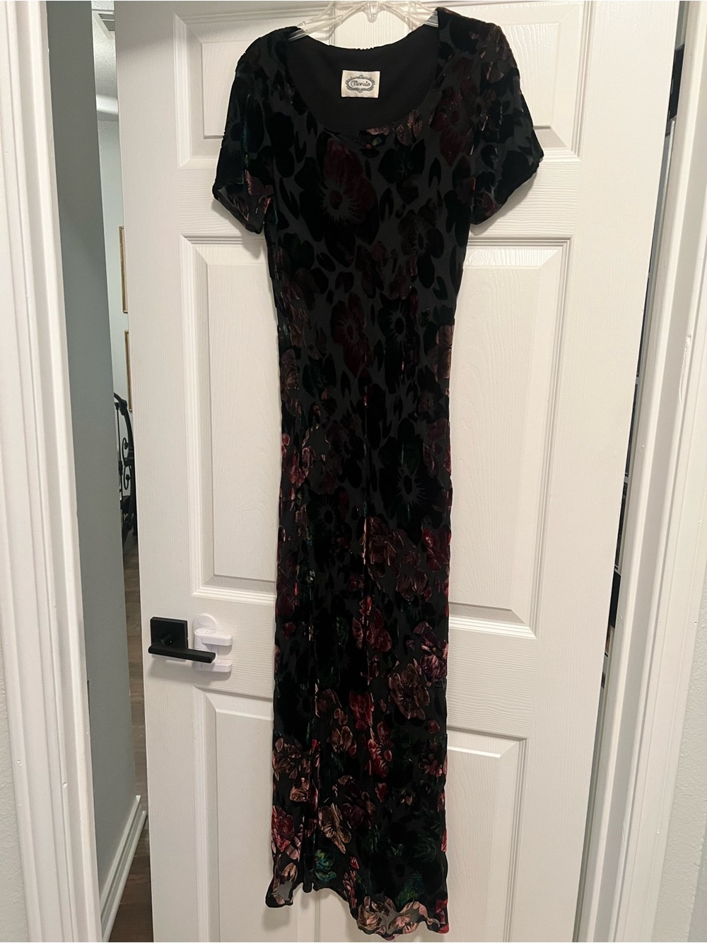 Vintage-Inspired Black Velvet Floral Maxi Dress